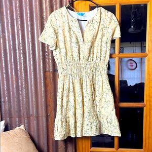 Draper James 100% LINEN yellow and green flowered dress! Size, S
